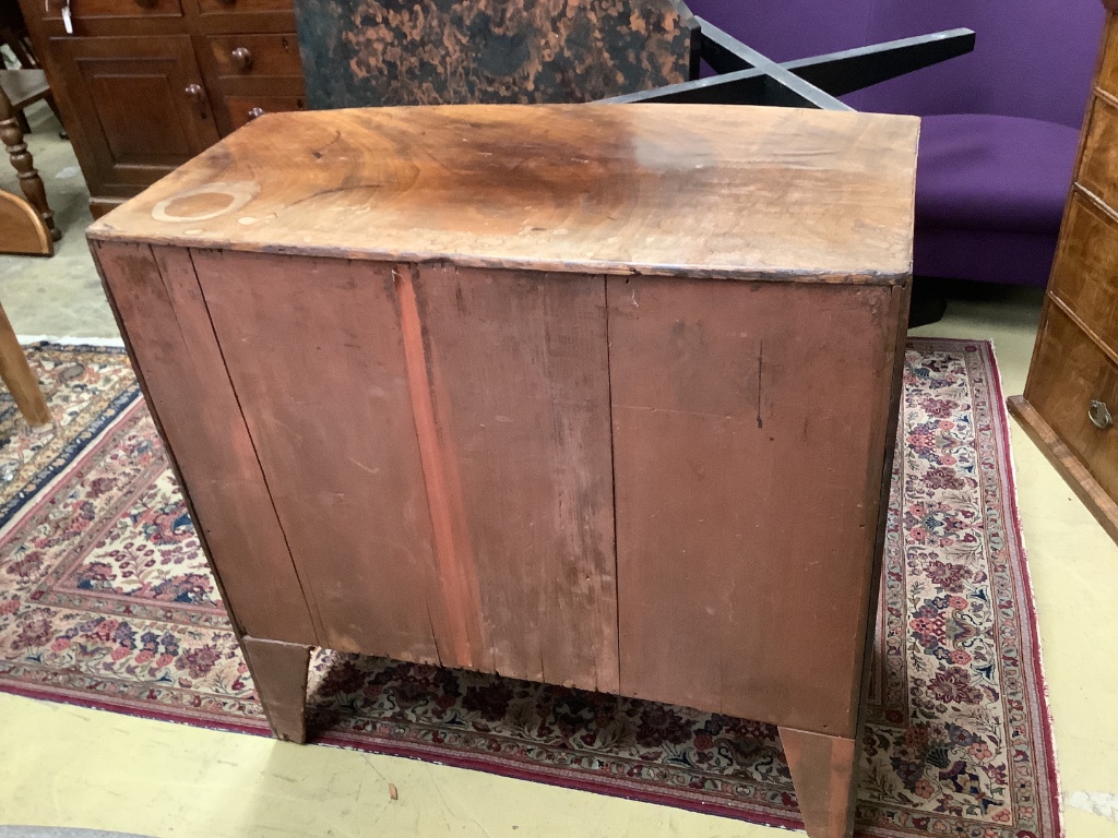 A Regency mahogany bow-fronted chest of drawers